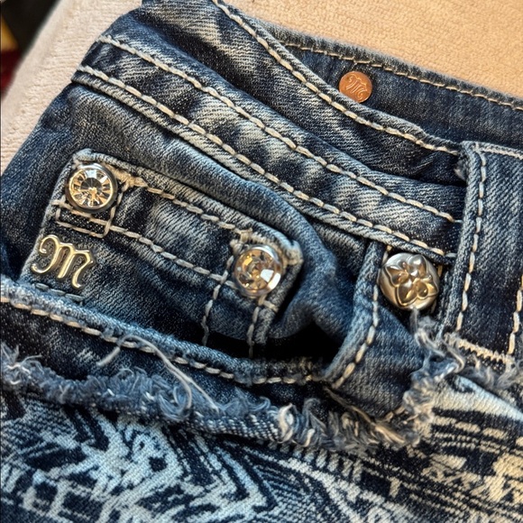 Signature Blue Jean Shorts with Aztec print - Picture 3 of 11